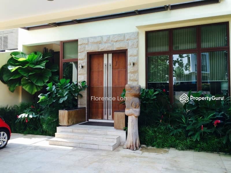 car porch/entrance
