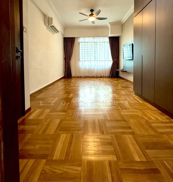 Chancery Esquire Condominium For Sale at S$ 3,990,000 | PropertyGuru Singapore - Master bedroom