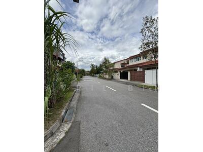 For Sale - 2 Sty 999yr Semi-D in the East, 4bdrm + Maid, Good Layout, Near Park, MRT, Wide Frontage > 10metres