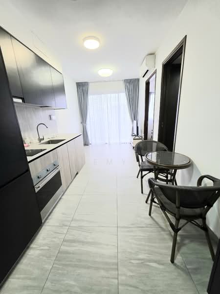 Grandeur Park Residences Condominium For Sale at S$ 880,000 | PropertyGuru Singapore - Kitchen