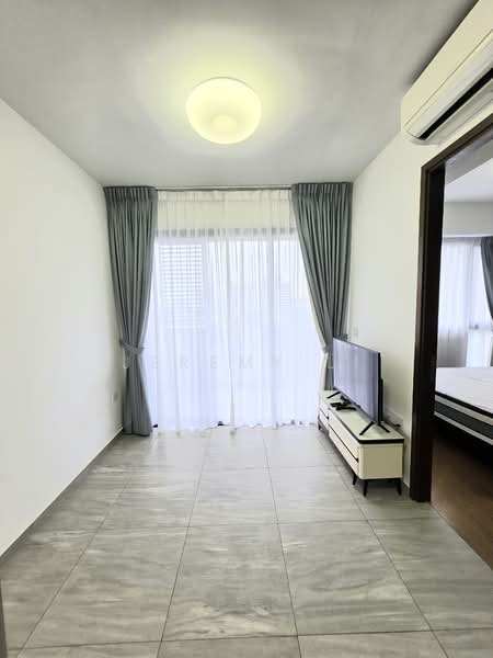 Grandeur Park Residences Condominium For Sale at S$ 880,000 | PropertyGuru Singapore - Living Room