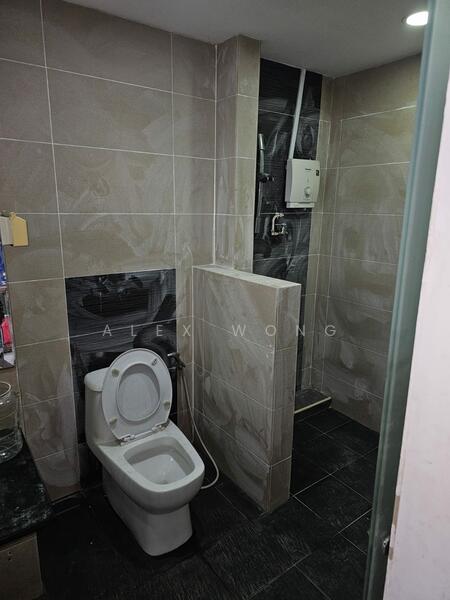 Northstar @ Amk, 7030 Ang Mo Kio Avenue 5, 1,765 sqft, Light Industrial (B1) For Sale, by Alex Wong, 500000359 - Bathroom - CommercialGuru.com.sg