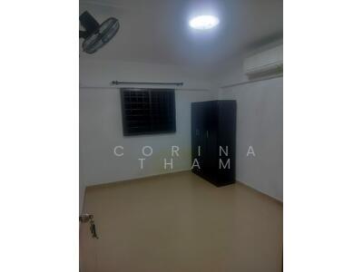 For Rent - 215 Ang Mo Kio Avenue 1