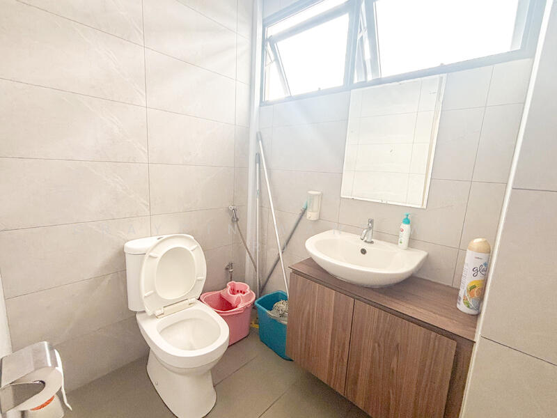 T-Space, 1 Tampines North Drive 1, 2,422 sqft, Factory / Workshop (B2) For Sale, by Graycin Wang Wei Ru, 500000524 - CommercialGuru.com.sg