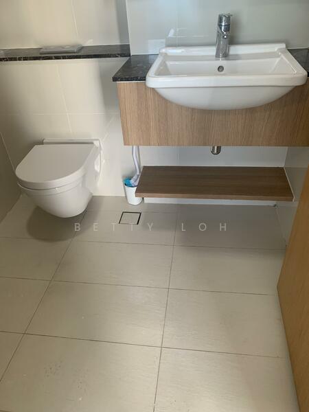The Trilinq, 28B Jalan Lempeng, Buona Vista / West Coast / Clementi New Town, 1 Bedroom, 538 sqft, Condominium For Rent, by Betty Loh, 500000685 - Bathroom - PropertyGuru.com.sg