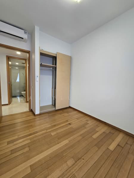 Marina Bay Residences, 18 Marina Boulevard, Boat Quay / Raffles Place / Marina, 4 Bedrooms, 2,370 sqft, Condominium For Rent, by Danielle Loh, 500000762 - Bathroom - PropertyGuru.com.sg