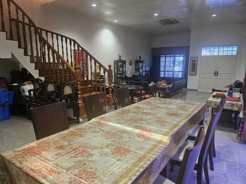 Frankel Estate, Dunbar Walk, 5 Bedrooms, 4,000 sqft, Semi-Detached House For Sale, by Lim Hwee Sze (林慧思), 500000764 - Dining Room - PropertyGuru.com.sg