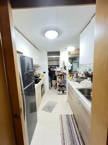 Eight Courtyards Condominium For Sale at S$ 1,630,000 | PropertyGuru Singapore - Kitchen