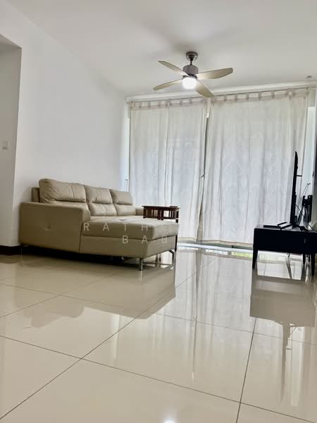 677D Punggol Drive HDB Flat For Sale at S$ 720,000 | PropertyGuru Singapore - Living Room