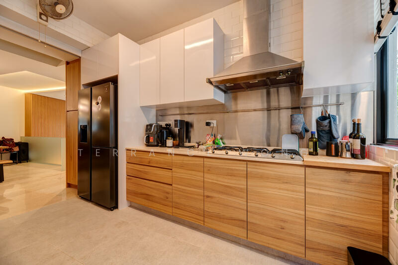 Kitchen ( former bedroom 3)