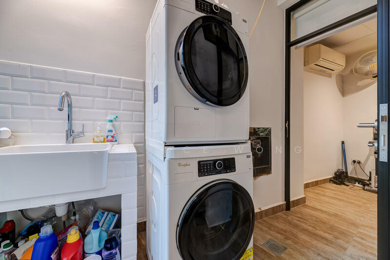 Clementi Park, 137 Sunset Way, 3 Bedrooms, 1,657 sqft, Condominium For Sale, by Terrance Wong, 500001254 - yard - PropertyGuru.com.sg