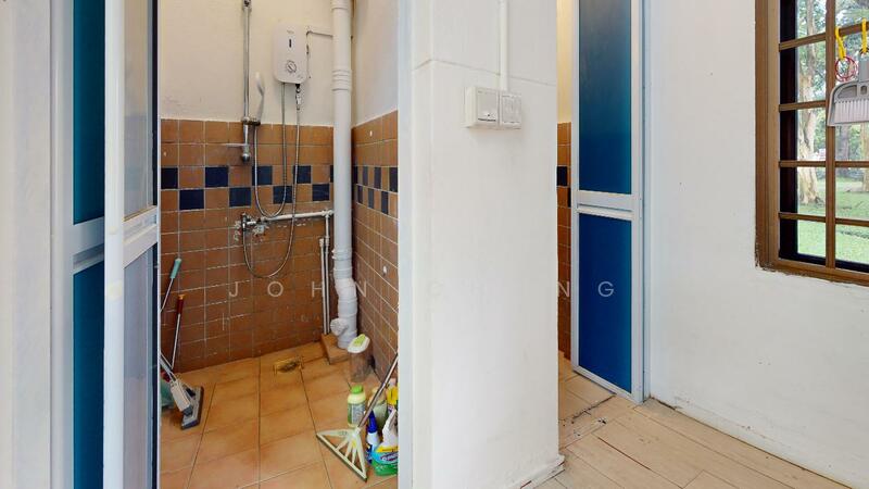 8 Lorong 7 Toa Payoh, 8 Lorong 7 Toa Payoh, Balestier / Toa Payoh, 1,399 sqft, Shop / Shophouse For Sale, by John Chong, 500001396 - Bathroom - CommercialGuru.com.sg