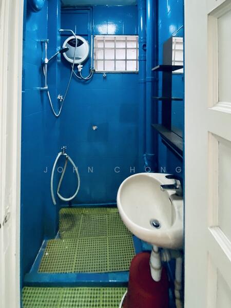 8 Lorong 7 Toa Payoh, 8 Lorong 7 Toa Payoh, Balestier / Toa Payoh, 1,399 sqft, Shop / Shophouse For Sale, by John Chong, 500001396 - Bathroom - CommercialGuru.com.sg