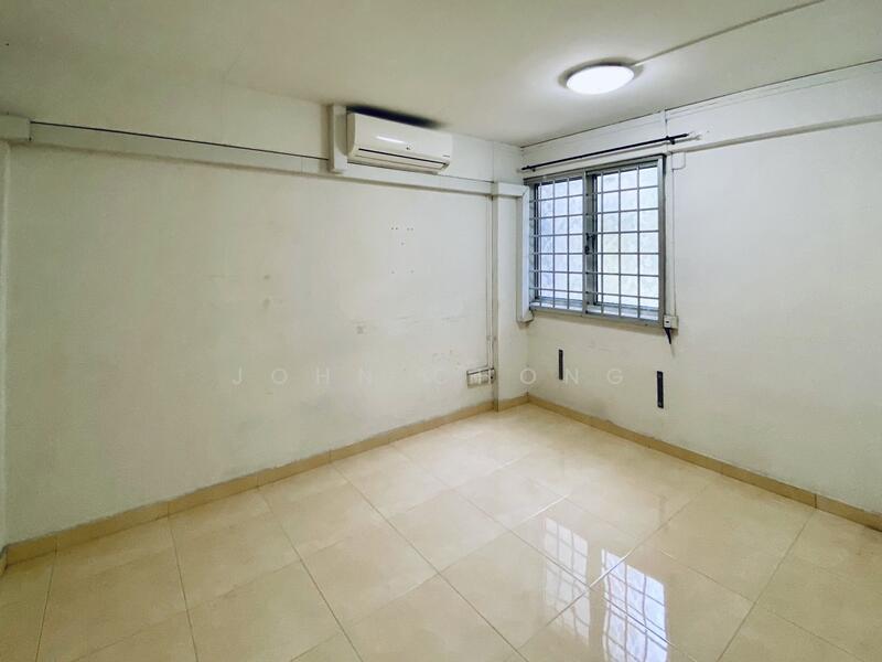 8 Lorong 7 Toa Payoh, 8 Lorong 7 Toa Payoh, Balestier / Toa Payoh, 1,399 sqft, Shop / Shophouse For Sale, by John Chong, 500001396 - Bedroom - CommercialGuru.com.sg