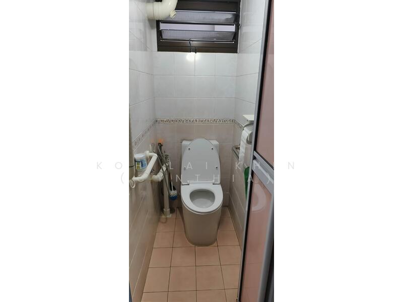 125 Lorong 1 Toa Payoh, 125 Lorong 1 Toa Payoh, Room Rental, 150 sqft, HDB Flat For Rent, by Koh Lai Khin (Cynthia), 500001412 - Bathroom - PropertyGuru.com.sg