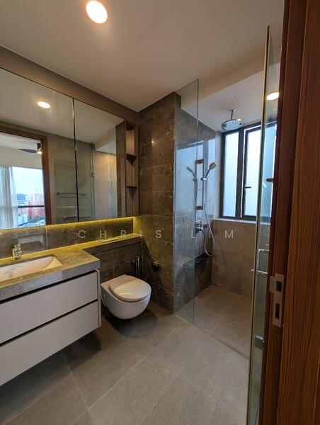 Stirling Residences, 21 Stirling Road, 3 Bedrooms, 893 sqft, Condominium For Rent, by Chris Lim, 500001438 - Bathroom - PropertyGuru.com.sg