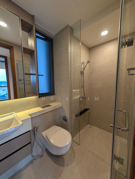 Stirling Residences, 21 Stirling Road, 3 Bedrooms, 893 sqft, Condominium For Rent, by Chris Lim, 500001438 - Bathroom - PropertyGuru.com.sg