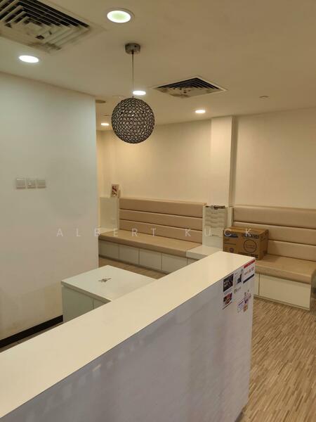 Far East Square, 82 Telok Ayer Street, 947 sqft, Office For Rent, by Albert Kuck, 500001442 - Lobby - CommercialGuru.com.sg