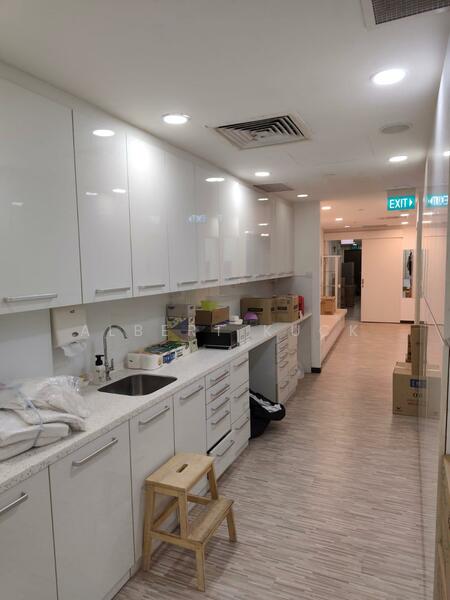 Far East Square, 82 Telok Ayer Street, 947 sqft, Office For Rent, by Albert Kuck, 500001442 - Corridor - CommercialGuru.com.sg