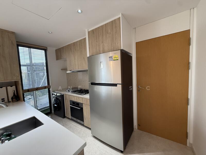 Open Kitchen/Back Door