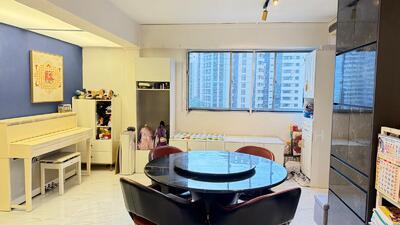 For Sale - 5 Dover Crescent