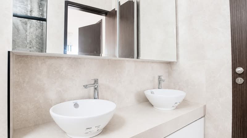 LANDED7772@ D19 Brand new corner terrace@Hillside, Kovan Road. Yio Chu Kang road, 5 Bedrooms, 5,463 sqft, Corner Terrace For Sale, by Yeo Chak Khng, 500001885 - Bathroom - PropertyGuru.com.sg