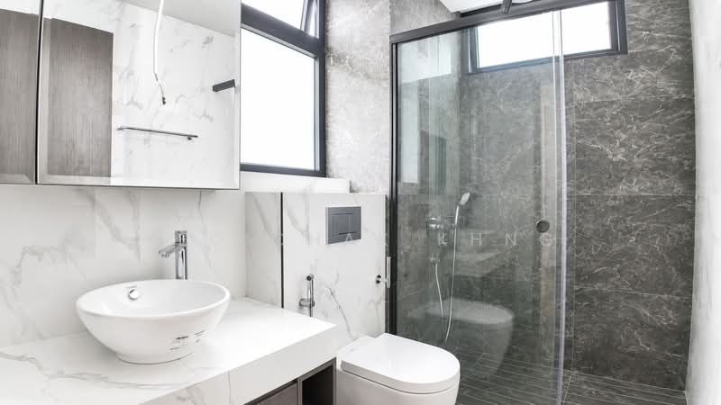LANDED7772@ D19 Brand new corner terrace@Hillside, Kovan Road. Yio Chu Kang road, 5 Bedrooms, 5,463 sqft, Corner Terrace For Sale, by Yeo Chak Khng, 500001885 - Bathroom - PropertyGuru.com.sg