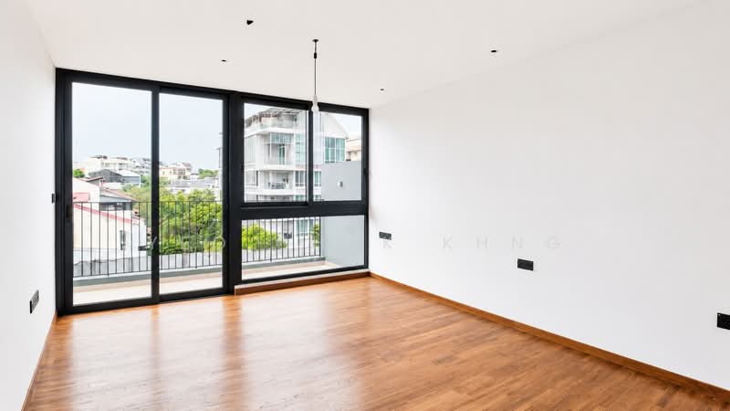 LANDED7772@ D19 Brand new corner terrace@Hillside, Kovan Road. Yio Chu Kang road, 5 Bedrooms, 5,463 sqft, Corner Terrace For Sale, by Yeo Chak Khng, 500001885 - Balcony - PropertyGuru.com.sg