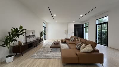 For Sale - Multigenerational Freehold Detached House in Henry Park