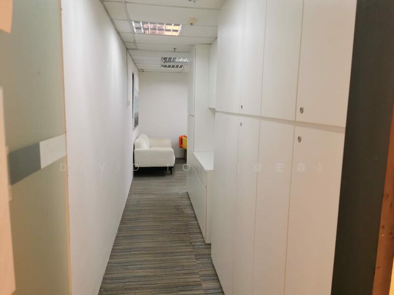Regular Layout Fitted Office, City Hall, , 1,001 sqft, Office For Rent, by David Toh (卓宏森), 500001920 - Corridor - CommercialGuru.com.sg