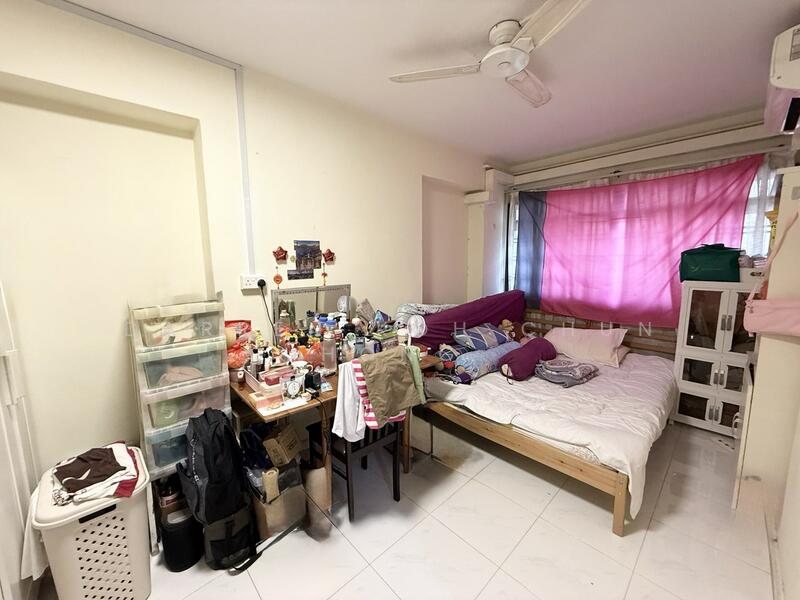 87 Redhill Close, 87 Redhill Close, 4 Bedrooms, 1,389 sqft, HDB Flat For Sale, by Darren Koh Chun Hong, 500002132 - Bedroom - PropertyGuru.com.sg