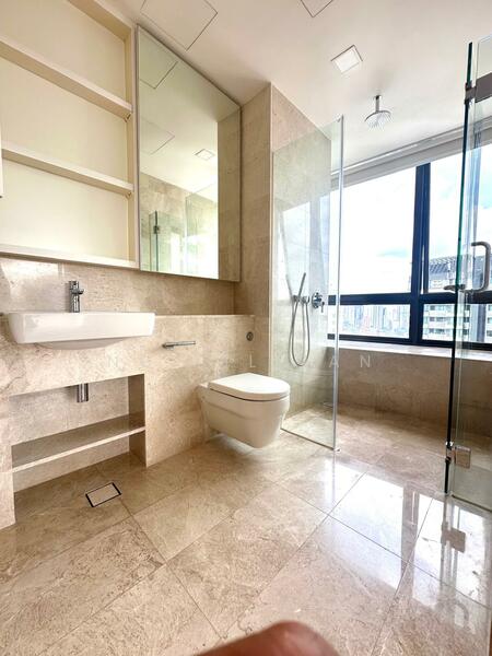 Trilight, 7 Newton Road, 2 Bedrooms, 1,195 sqft, Condominium For Rent, by Ng Lillian, 500002456 - Bathroom - PropertyGuru.com.sg