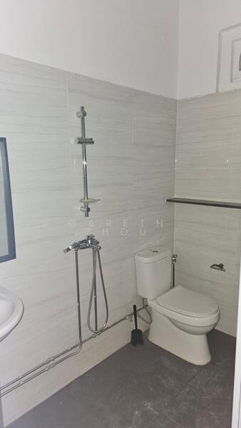 399A Jalan Besar, Jalan Besar | Petain Road / Tyrwhitt Road Conservation Area, 1,254 sqft, Shop / Shophouse For Rent, by Gareth Zhou, 500002499 - Bathroom - CommercialGuru.com.sg