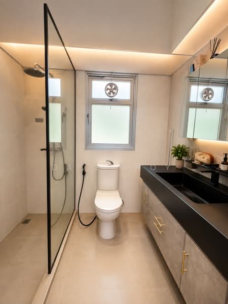 422A Northshore Drive, 422A Northshore Drive, 3 Bedrooms, 1,216 sqft, HDB Flat For Sale, by Dave Choy, 500002638 - Bathroom - PropertyGuru.com.sg