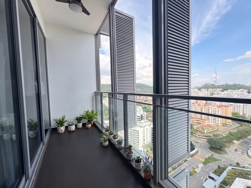 The Hillier, 2 Hillview Rise, Dairy Farm / Bukit Panjang / Choa Chu Kang, 2 Bedrooms, 807 sqft, Condominium For Sale, by Valerie Teo, 500002681 - Balcony - PropertyGuru.com.sg