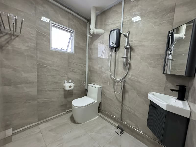 808 Woodlands Street 81, 808 Woodlands Street 81, Room Rental, 150 sqft, HDB Flat For Rent, by Zach Lin, 500002943 - Bathroom - PropertyGuru.com.sg