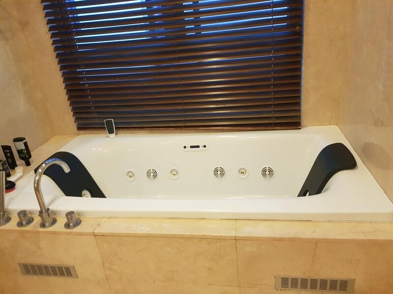 Modern Bungalow @ Braddell Hgt, , 5 Bedrooms, 6,000 sqft, Detached House For Sale, by Dan Lim, 500002990 - Bathroom - PropertyGuru.com.sg