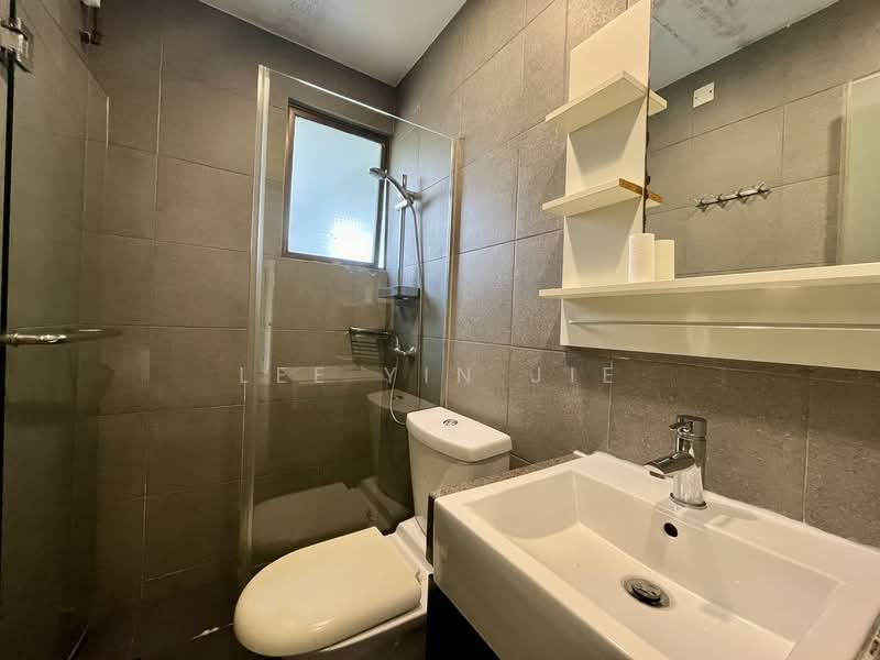 Convenient 3-bedroom apartment close to Novena MRT, , 3 Bedrooms, 1,259 sqft, Apartment For Rent, by Lee Yin Jie, 500003056 - Master Bathroom - PropertyGuru.com.sg