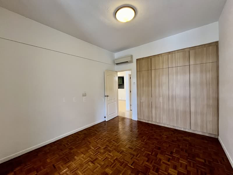 Convenient 3-bedroom apartment close to Novena MRT, , 3 Bedrooms, 1,259 sqft, Apartment For Rent, by Lee Yin Jie, 500003056 - Master Bedroom - PropertyGuru.com.sg