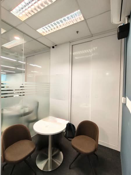 Delta House, 2 Alexandra Road, 2,185 sqft, Light Industrial (B1) For Rent, by Couryn Ho, 500003103 - Interior - CommercialGuru.com.sg
