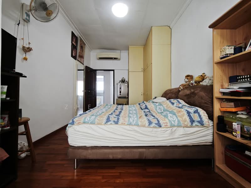 Thrift Drive, , 5 Bedrooms, 2,530 sqft, Corner Terrace For Sale, by Zheng Jixin, 500003146 - Bedroom - PropertyGuru.com.sg