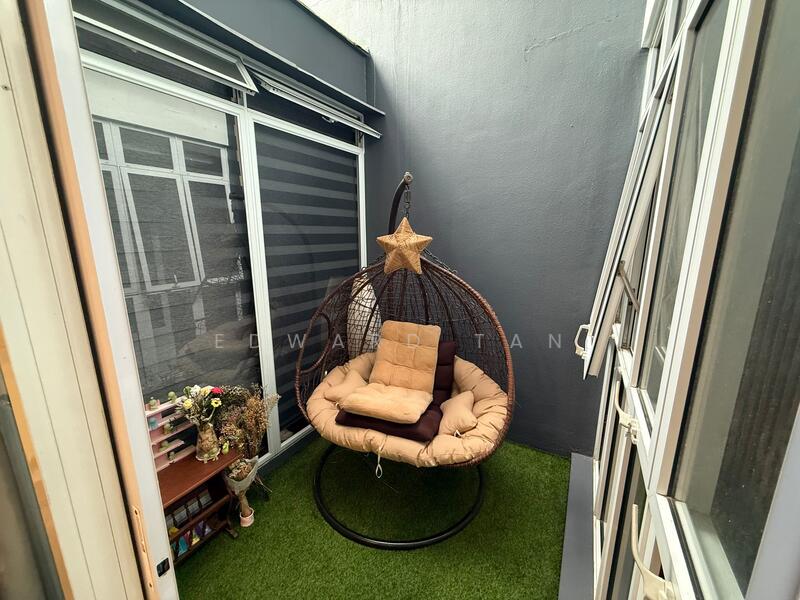 Junior Master Balcony