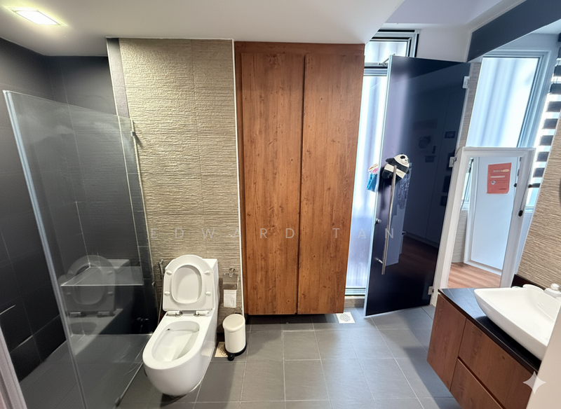 Junior Master Bathroom