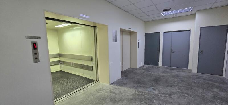 Don't Miss Out! Haw Par Technocentre with Sheltered Walkway to MRT, , 14,431 sqft, Light Industrial (B1) For Rent, by Quek Fu Jin, 500003511 - Corridor - CommercialGuru.com.sg