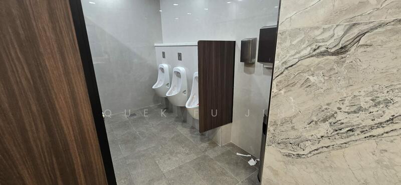 Available Now! Haw Par Centre Office for Rent, next to Dhoby Ghaut MRT, , 11,318 sqft, Office For Rent, by Quek Fu Jin, 500003518 - Bathroom - CommercialGuru.com.sg