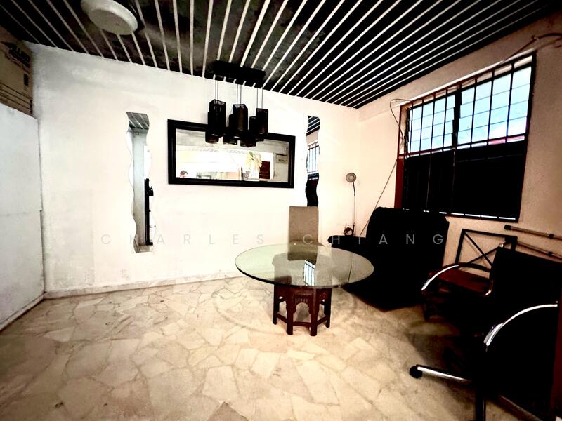 3 Beach Road HDB Flat For Sale at S$ 438,000 | PropertyGuru Singapore - Living Room