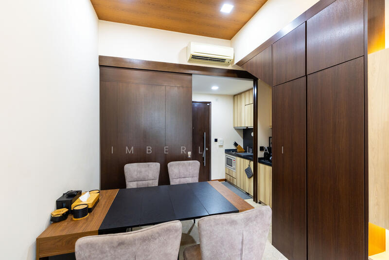 Cheap & rare freehold 1 bed 2 bath bel. $1.1M. ~3.7% high rental yield!, Clementi Park / Upper Bukit Timah, 1 Bedroom, 561 sqft, Condominium For Sale, by Kimberly Lai, 500003671 - Dining Room - PropertyGuru.com.sg