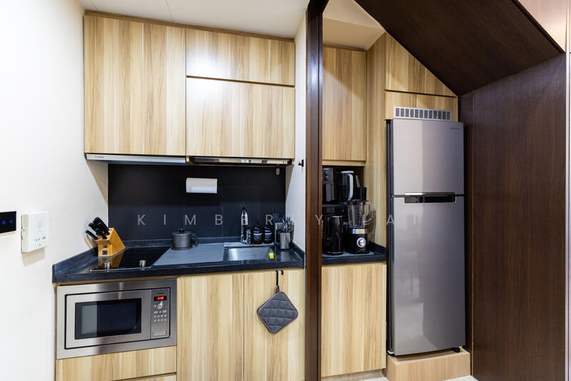 Cheap & rare freehold 1 bed 2 bath bel. $1.1M. ~3.7% high rental yield!, Clementi Park / Upper Bukit Timah, 1 Bedroom, 561 sqft, Condominium For Sale, by Kimberly Lai, 500003671 - Kitchen - PropertyGuru.com.sg