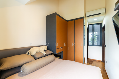 For Sale - Cheap & rare freehold 1 bed 2 bath bel. $1.1M. ~3.7% high rental yield!