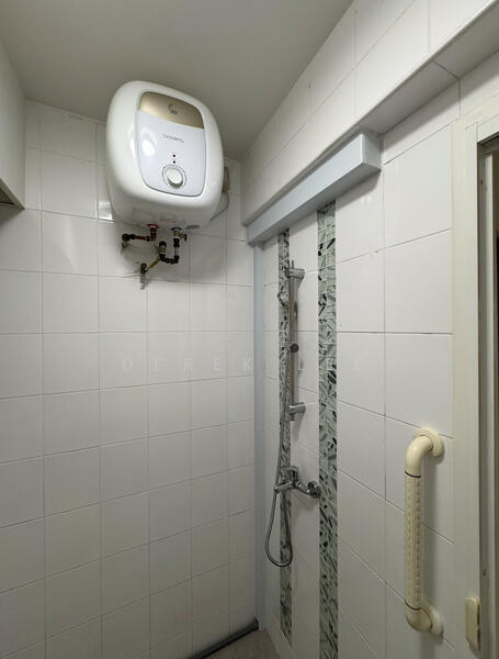 Common Bathroom Shower Area